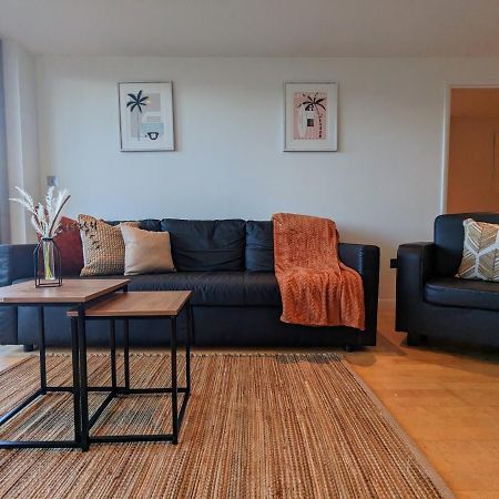 Apartment 100M From Fistral Beach- Underground Parking-Surf Shower & Locker- Sleeps 6 Ньюки Экстерьер фото