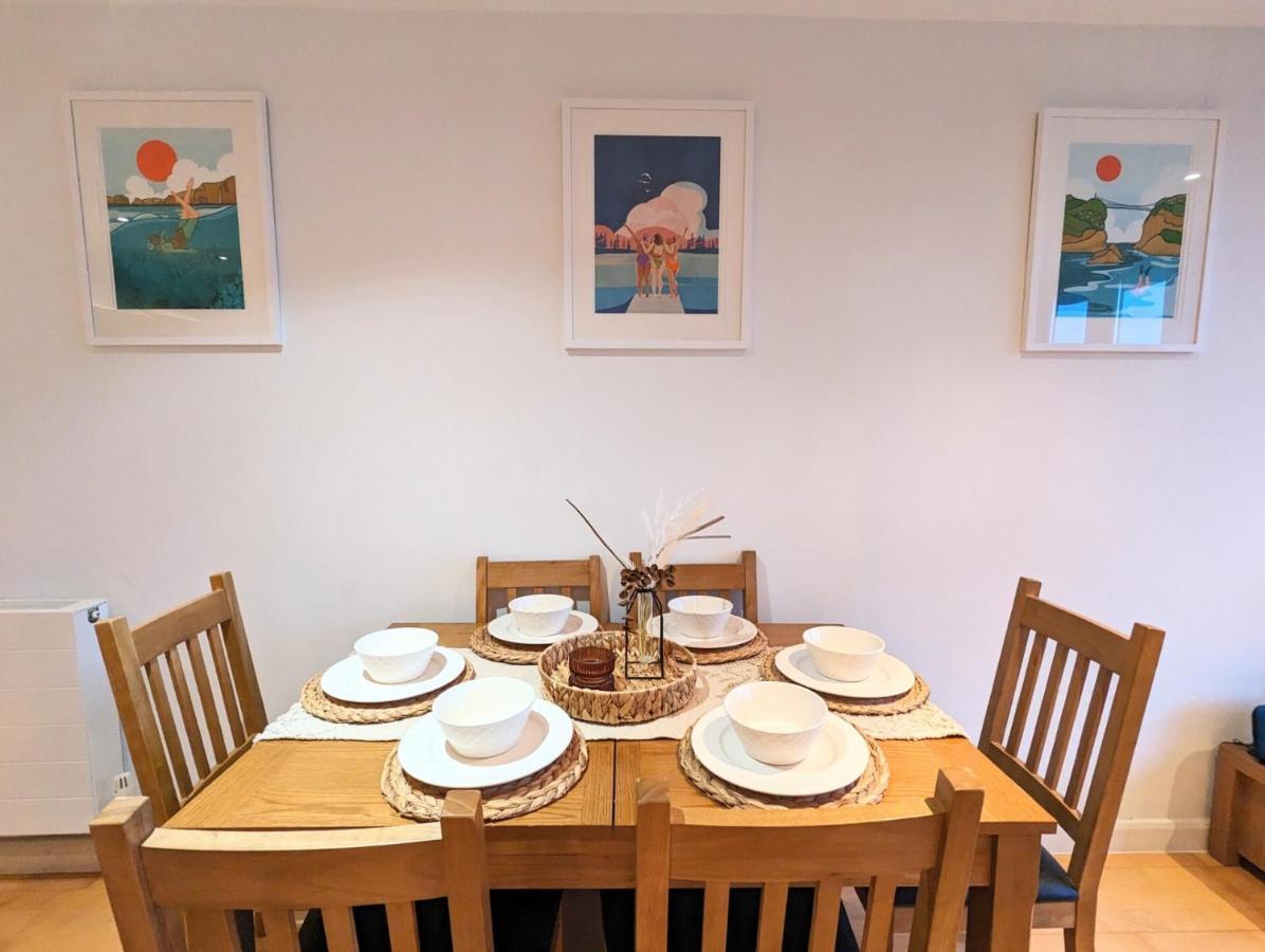 Apartment 100M From Fistral Beach- Underground Parking-Surf Shower & Locker- Sleeps 6 Ньюки Экстерьер фото